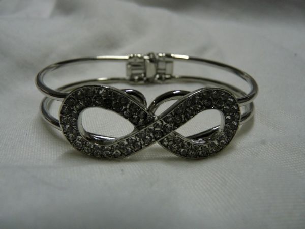 Pulseira Infinito com strass